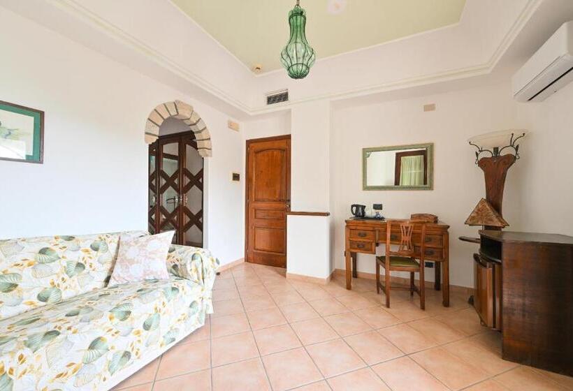 اتاق سوپریور چهار تخته, Tenuta Villa Tara