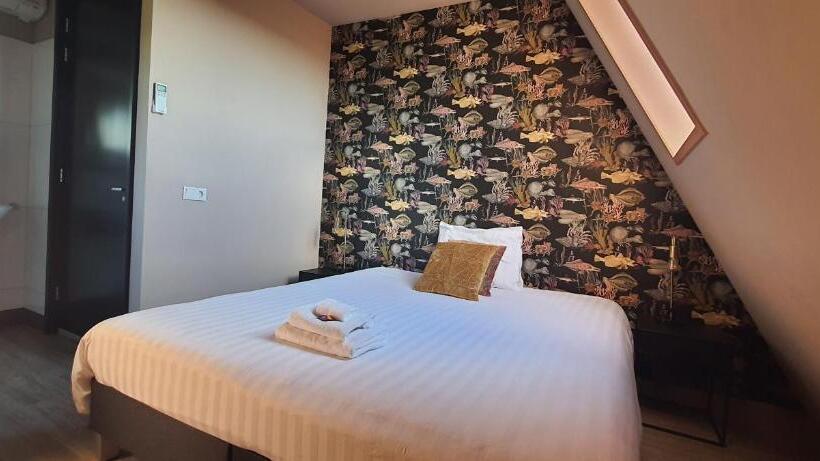 חדר דלוקס, Sientjes Boetiek