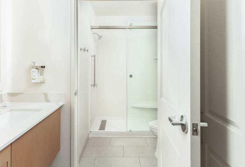 جناح لذوى الاحتياجات الخاصة, Staybridge Suites   San Bernardino   Loma Linda