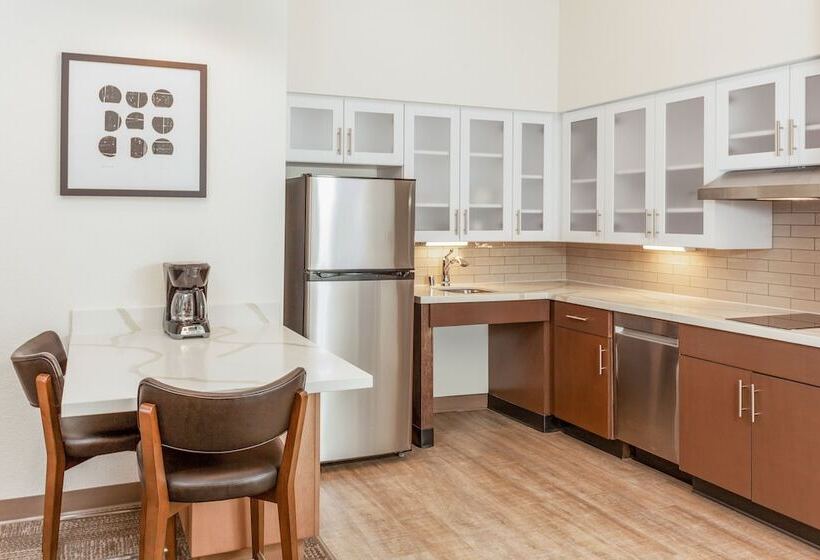 جناح لذوى الاحتياجات الخاصة, Staybridge Suites   San Bernardino   Loma Linda