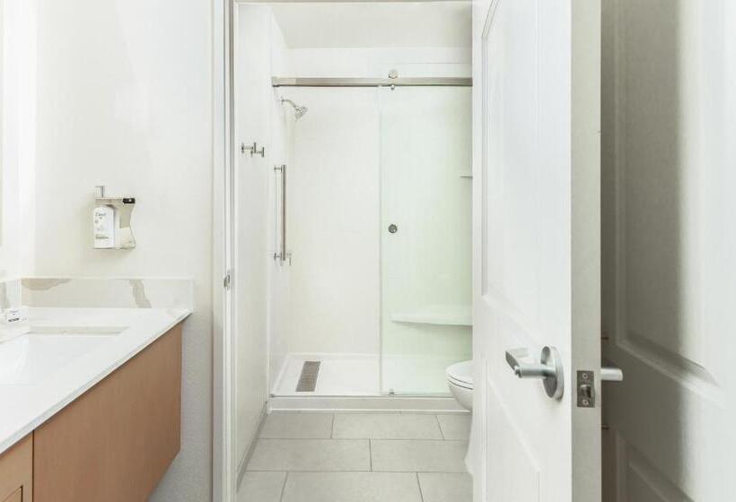 غرفة قياسية سرير كينج لذوى الإحتياجات الخاصة, Staybridge Suites   San Bernardino   Loma Linda