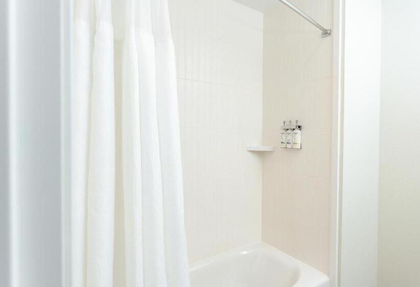 جناح لذوى الاحتياجات الخاصة, Staybridge Suites   San Bernardino   Loma Linda