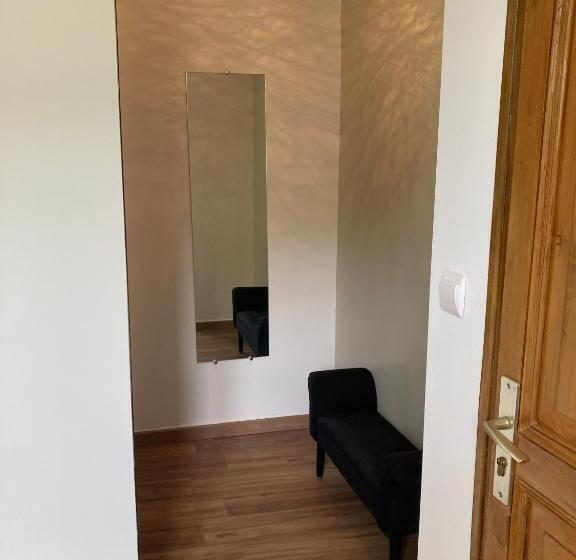 带1个卧室带花园景观的公寓, L Auberge De La Goutille