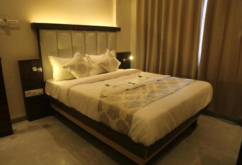 Номер Deluxe, Galaxy Inn