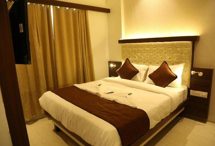 Номер Deluxe, Galaxy Inn
