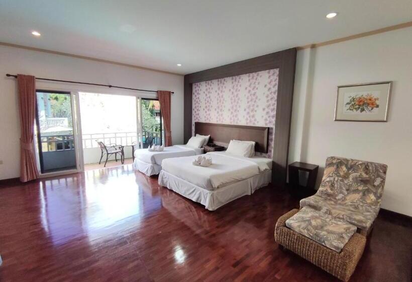 プールの見えるデラックスルーム, Thara Cholapruek Resort   Sha Extra Plus