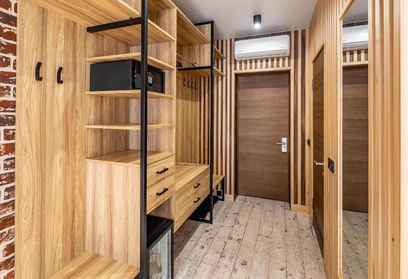 اتاق استاندارد سه تخته با چشم‌انداز, Wood Hotel Resort & Spa