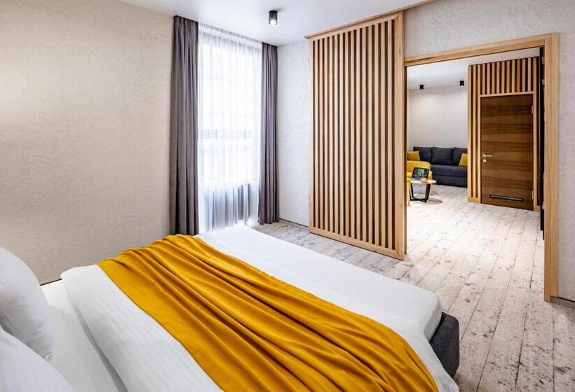 سوئیت 2 خوابه, Wood Hotel Resort & Spa