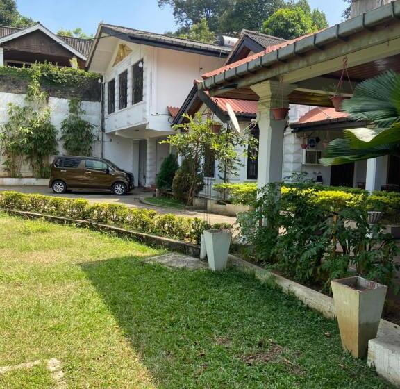 스탠다드 트리플 룸, Kandy Garden Villa