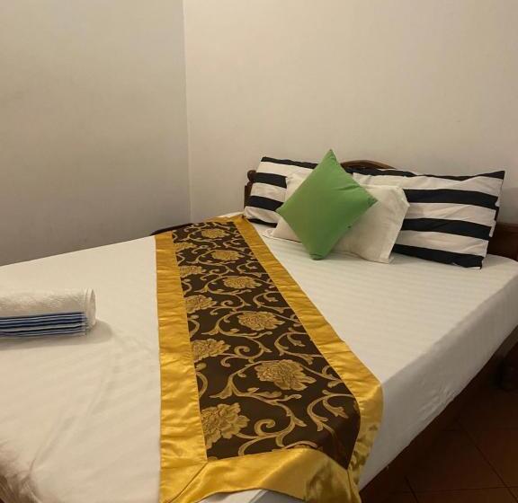 스탠다드 트리플 룸, Kandy Garden Villa