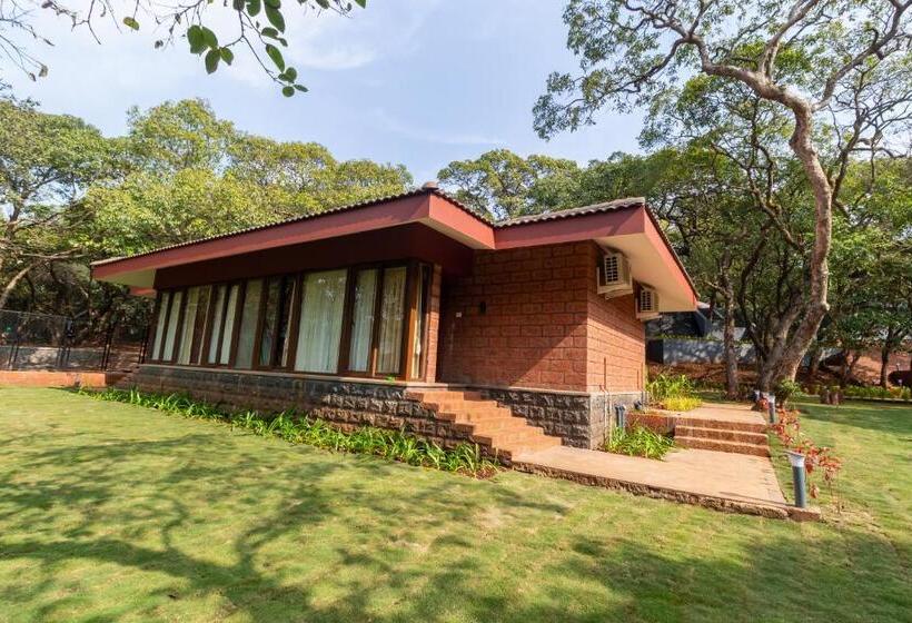 اتاق لوکس, R R Heritage Resort Pure Vegetarian