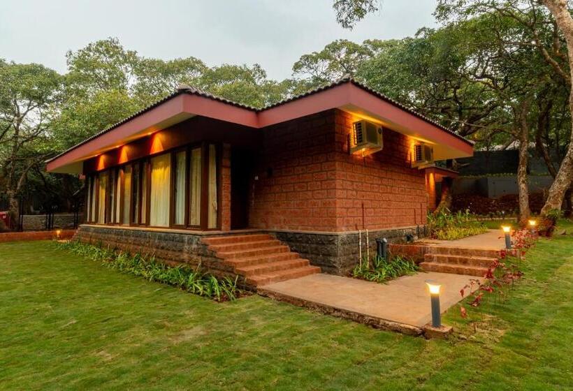 اتاق لوکس, R R Heritage Resort Pure Vegetarian