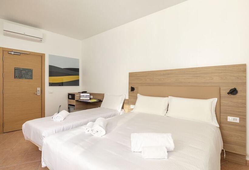 חדר סטנדרט לשלושה, B&b Hotel Pomezia Roma