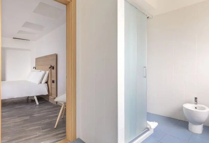スーペリアトリプルルーム, B&b Hotel Pomezia Roma