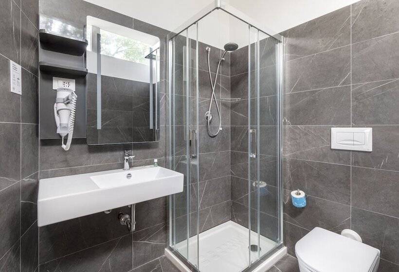 חדר סופריור לשלושה, B&b Hotel Pomezia Roma