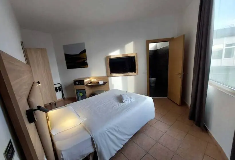 スーペリアシングルルーム, B&b Hotel Pomezia Roma