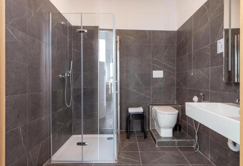 חדר סטנדרט יחיד מותאם לאדם עם מוגבלויות, B&b Hotel Pomezia Roma