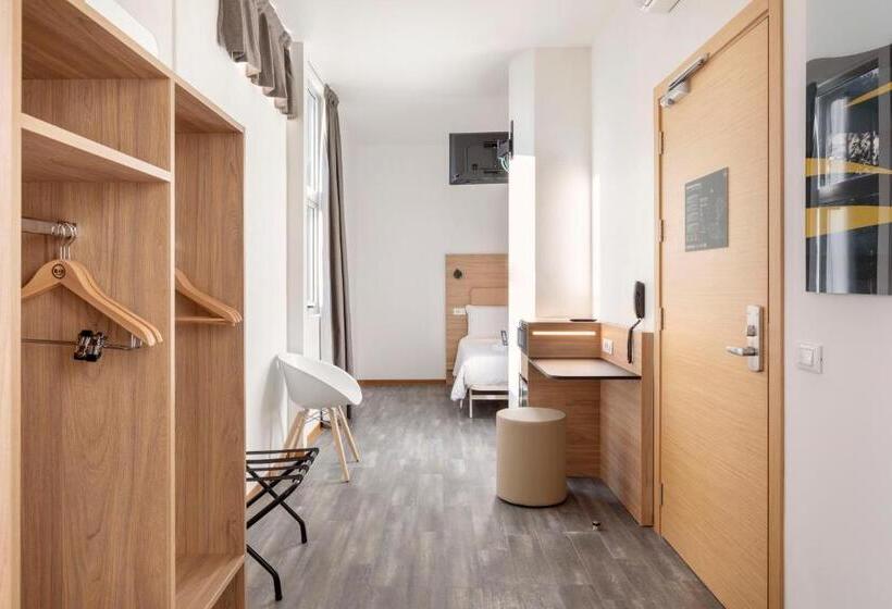 חדר סטנדרט יחיד מותאם לאדם עם מוגבלויות, B&b Hotel Pomezia Roma