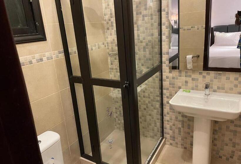 اتاق لوکس, Les Arcades