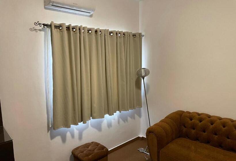 سوییت جونیور, Les Arcades