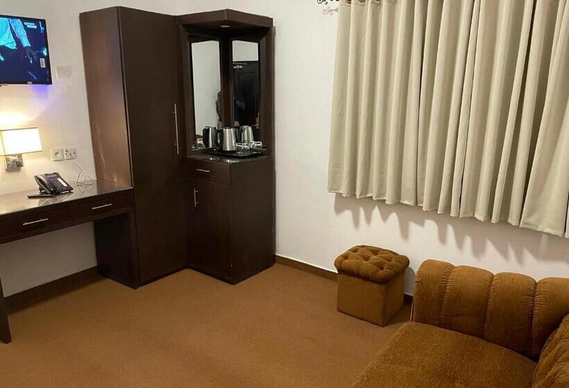 سوییت جونیور, Les Arcades