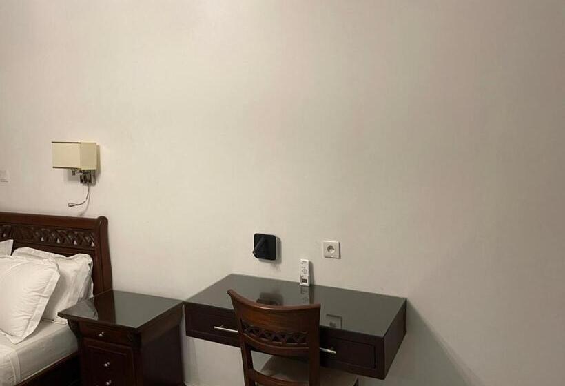 اتاق سوپریور, Les Arcades