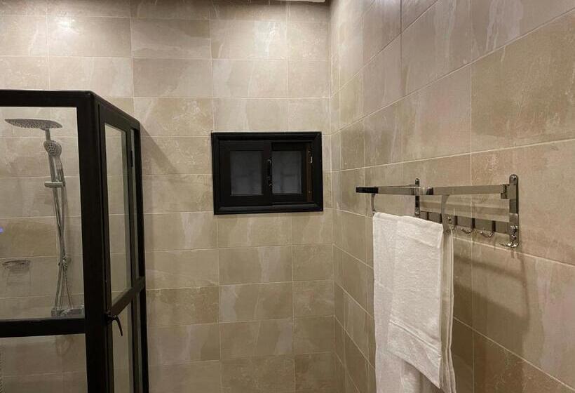 اتاق سوپریور, Les Arcades