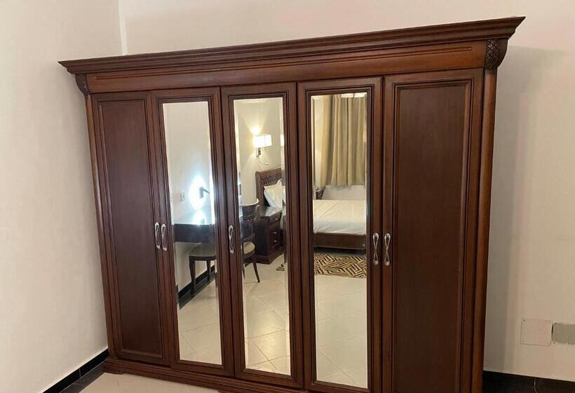 اتاق سوپریور, Les Arcades