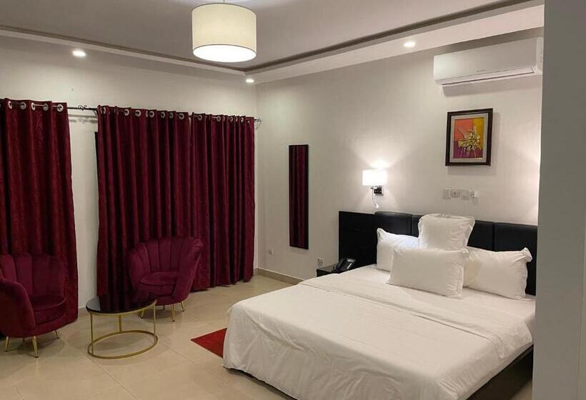 اتاق لوکس سه تخته, Les Arcades