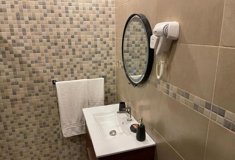 اتاق لوکس سه تخته, Les Arcades