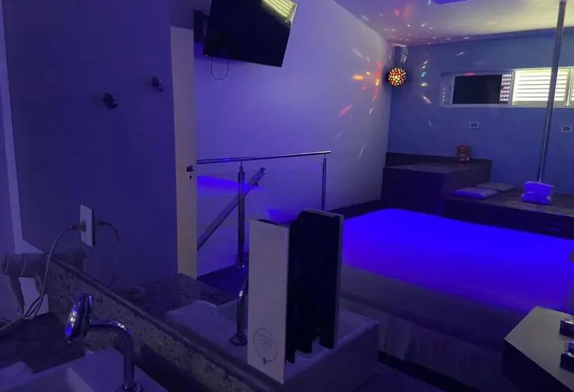 キングサイズベッドのスイートルーム, Motel Mediterrâneo