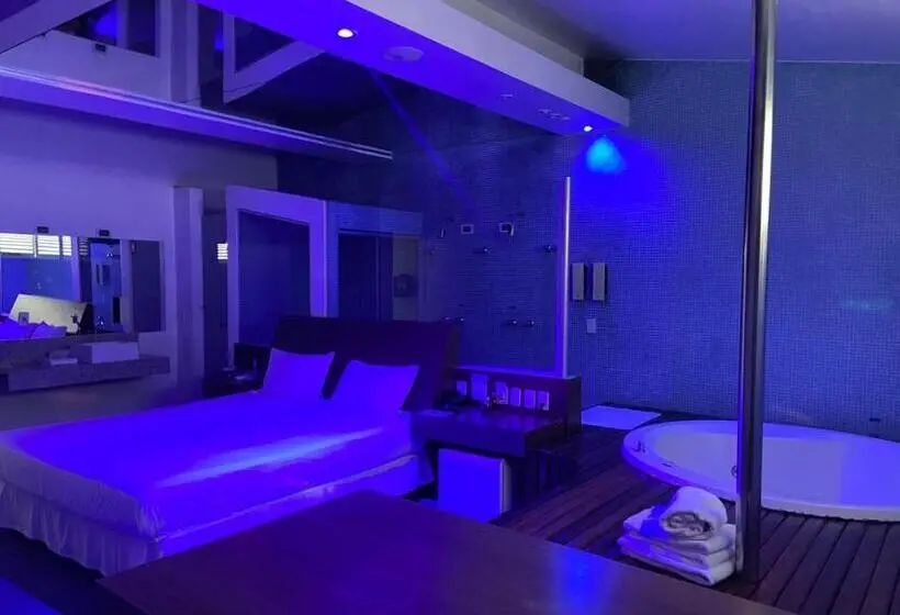 キングサイズベッドのスイートルーム, Motel Mediterrâneo