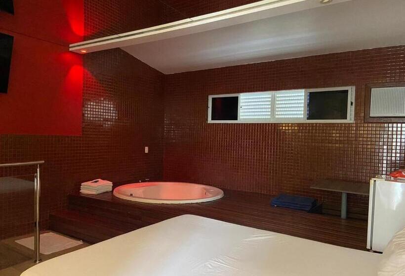 جناح مزود بجاكوزى, Motel Mediterrâneo