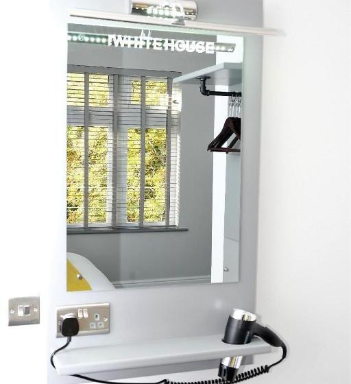 غرفة قياسية سرير كينج, The Whitehouse Peterlee