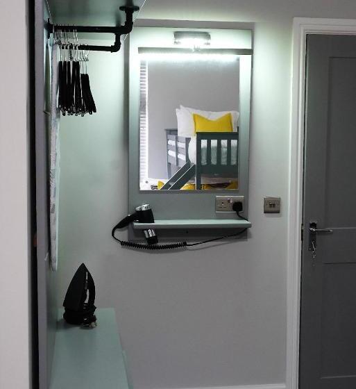 غرفة سوبيريور عائلية, The Whitehouse Peterlee