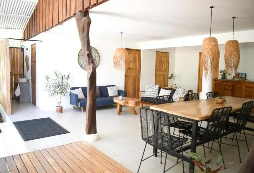 اتاق لوکس سه تخته, Cuatro Vientos Lodge & Apartments