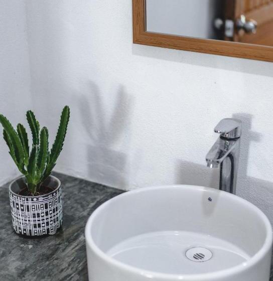 اتاق لوکس سه تخته, Cuatro Vientos Lodge & Apartments