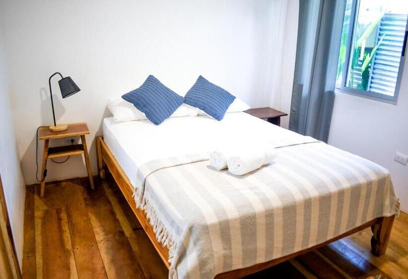 اتاق استاندارد چهارنفره با سرویس بهداشتی مشترک, Cuatro Vientos Lodge & Apartments