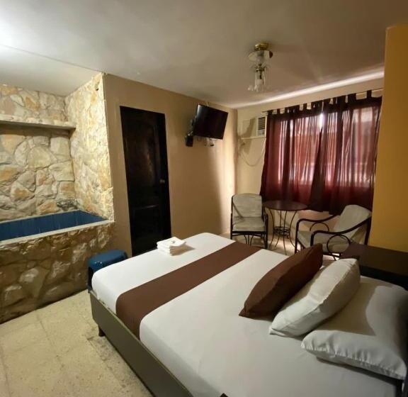 סוויטה עם ג'קוזי, Hostal Bellagio