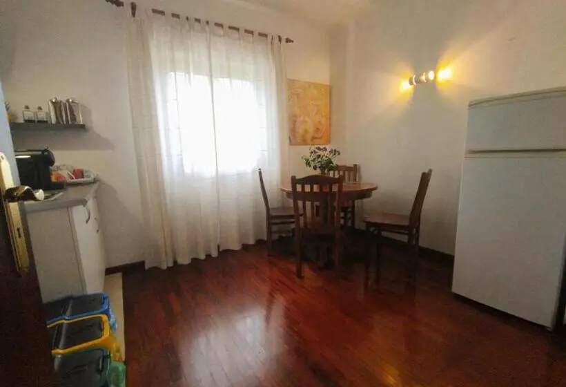 エコノミールーム, Casa Hóspedes Polido