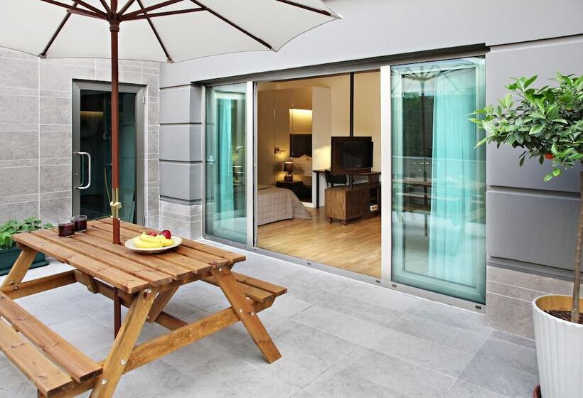 استودیو استاندارد با چشم‌انداز باغ, Apartman Istanbul
