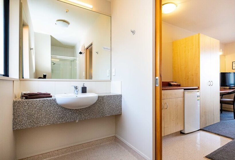 스탠다드 스튜디오, Bella Vista Motel Napier