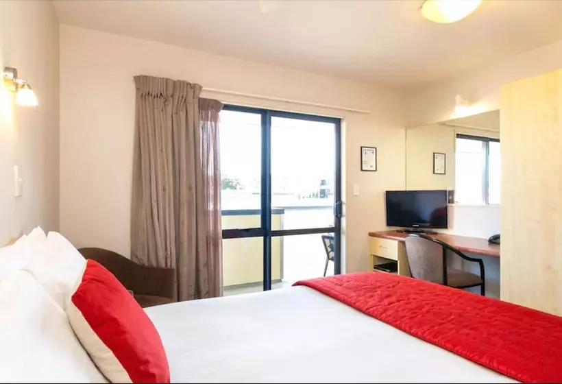 استودیوی استاندارد, Bella Vista Motel Napier
