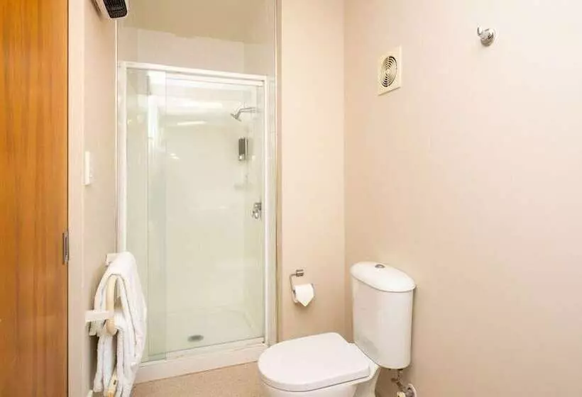 استودیوی استاندارد, Bella Vista Motel Napier