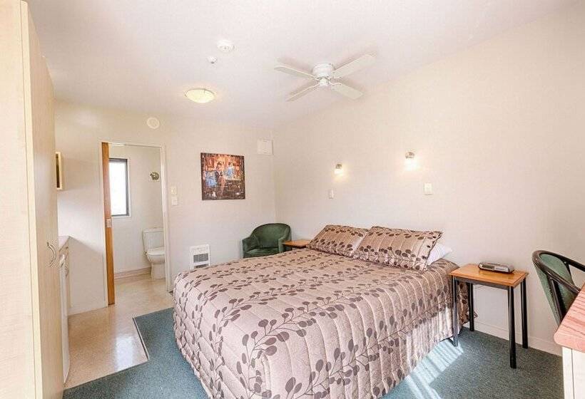 스탠다드 스튜디오, Bella Vista Motel Napier