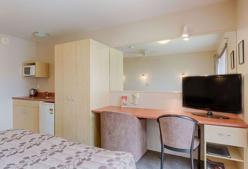 스탠다드 스튜디오, Bella Vista Motel Napier