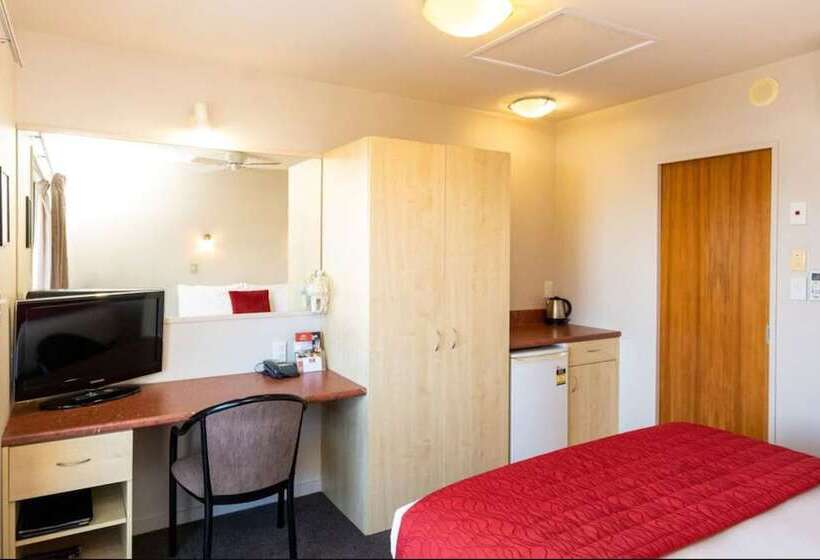 스탠다드 스튜디오, Bella Vista Motel Napier