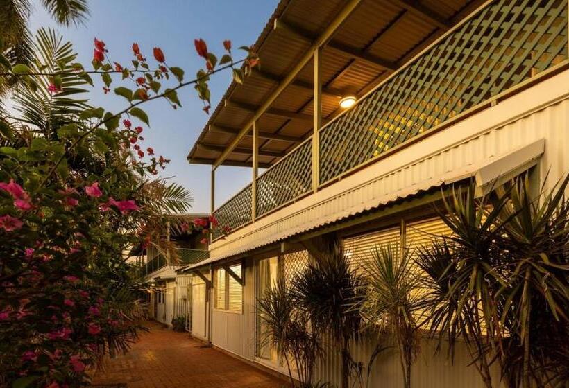 ویلای 3 خوابه, Cable Beachside Villas