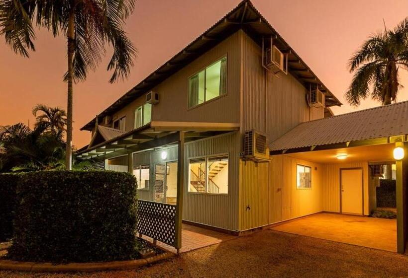 ویلای 3 خوابه, Cable Beachside Villas