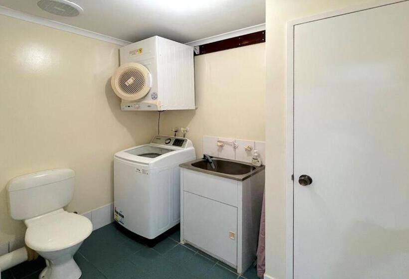 ویلای 3 خوابه, Cable Beachside Villas